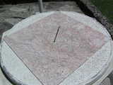 
a sundial... notice the lack of shade.
